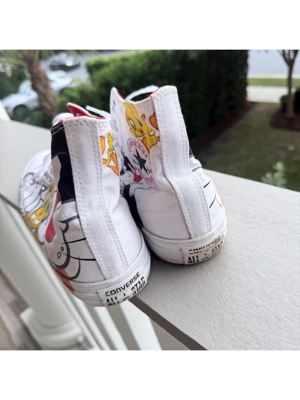 Converse x Looney Tunes Chuck Taylor Sylvester & Tweety High Top Sneakers - Picture 6 of 10